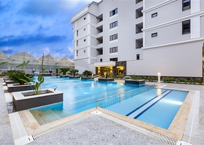 Spacious 3+1 penthouse with sea view just 50 meters from the beach