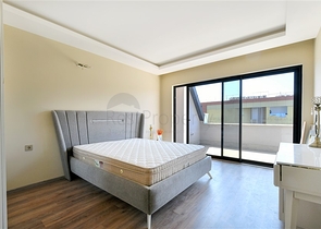 Spacious 3+1 penthouse with sea view just 50 meters from the beach