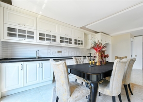 Spacious 3+1 penthouse with sea view just 50 meters from the beach