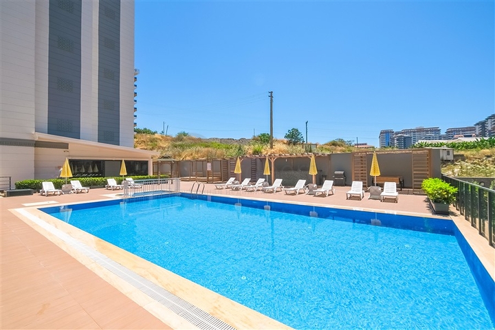 Modern 2+1 penthouse in a prestigious complex in Mahmutlar