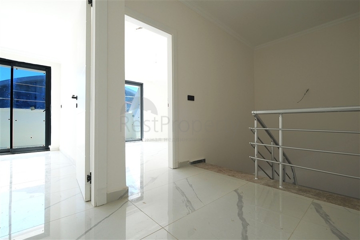 Modern 2+1 penthouse in a prestigious complex in Mahmutlar