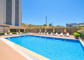 Modern 2+1 penthouse in a prestigious complex in Mahmutlar