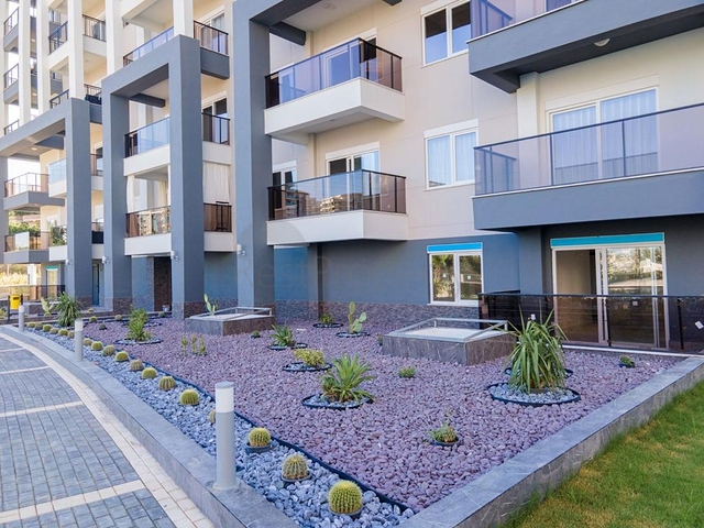 Spacious furnished 3+1 apartment in a modern residential complex in Avsallar