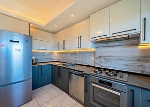 Spacious furnished 3+1 apartment in a modern residential complex in Avsallar