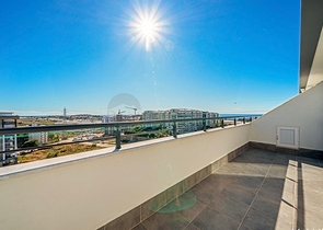 Spacious furnished 3+1 apartment in a modern residential complex in Avsallar