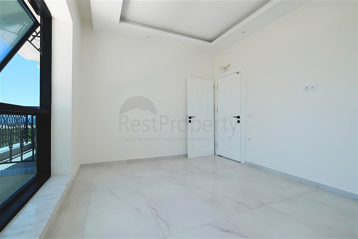 Spacious apartment with sea view in a picturesque area of Alanya Spacious apartment with sea view in a picturesque area of Alanya