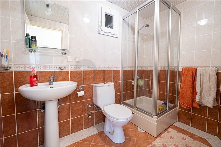 Cozy furnished 2+1 apartment near the beach in Tosmur area