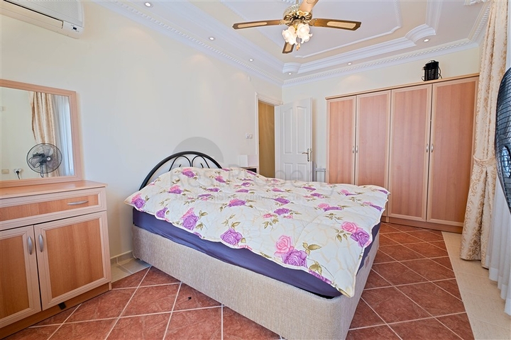 Cozy furnished 2+1 apartment near the beach in Tosmur area