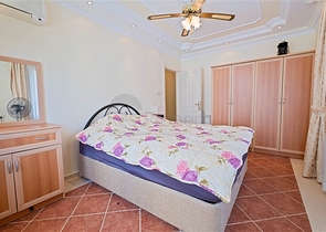 Cozy furnished 2+1 apartment near the beach in Tosmur area