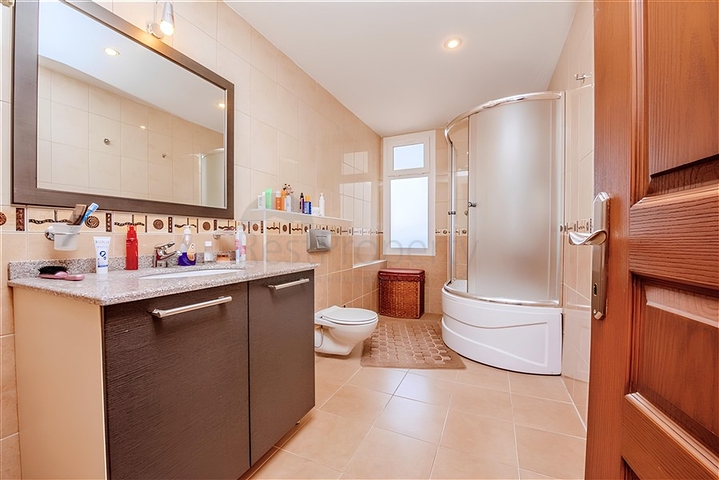 Spacious 5+1 Sea-View Apartment in Tosmur, Alanya – 250 m²