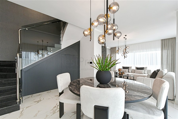 Modern 3+1 villa with panoramic sea views in Bektash area