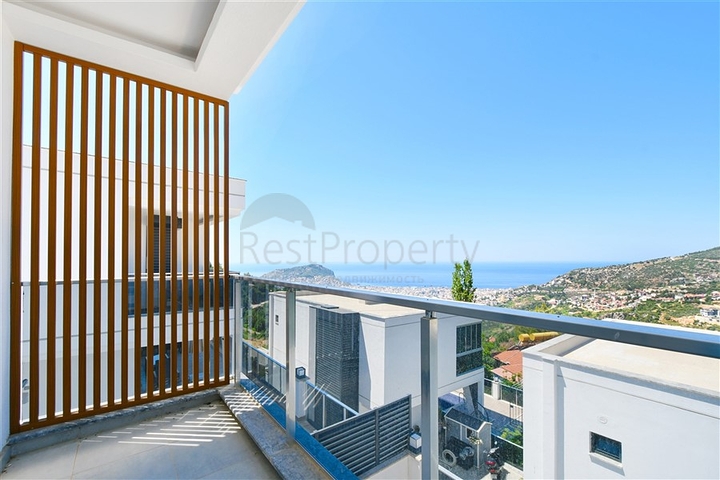 Modern 3+1 villa with panoramic sea views in Bektash area