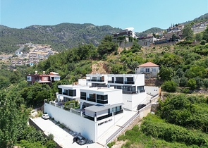 Modern 3+1 villa with panoramic sea views in Bektash area