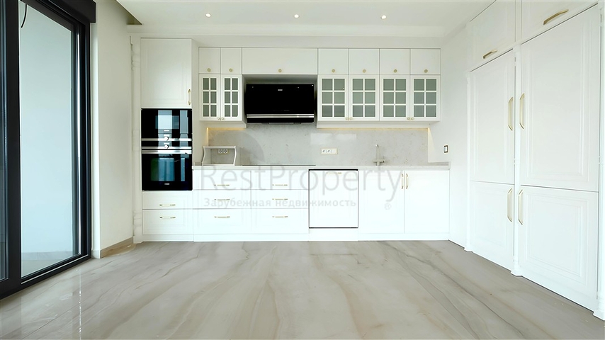 Sea-View 5+1 Apartment in Alanya Center – 325 m², New Complex