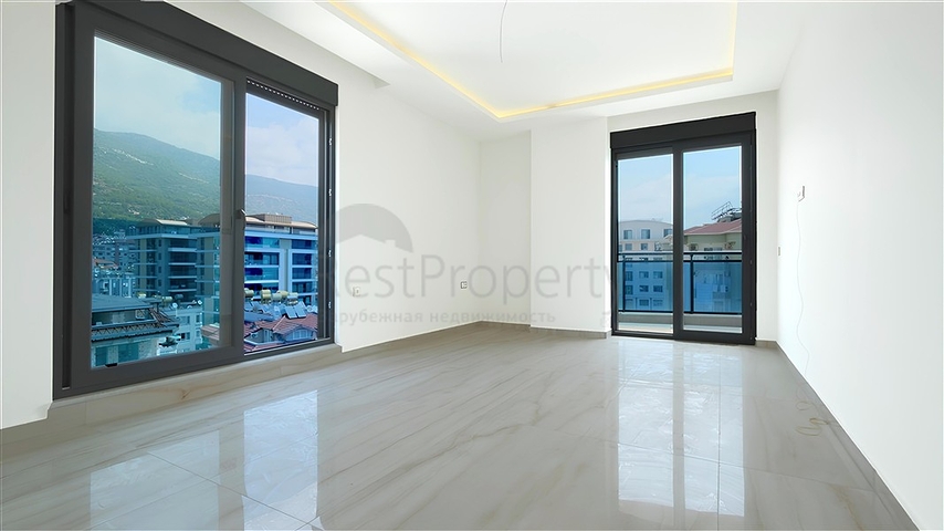 Sea-View 5+1 Apartment in Alanya Center – 325 m², New Complex