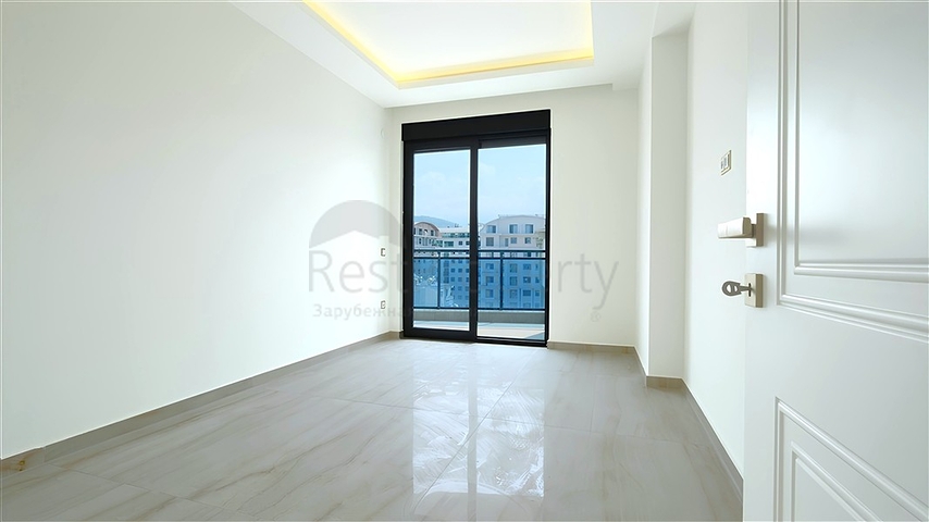 Sea-View 5+1 Apartment in Alanya Center – 325 m², New Complex