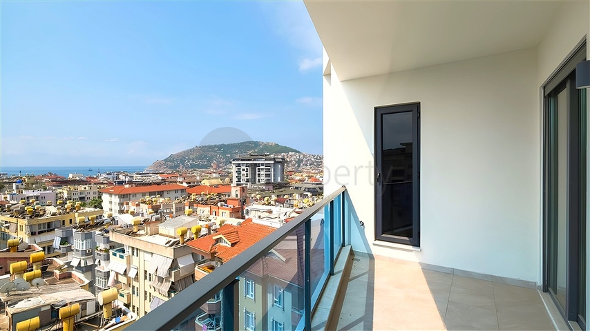 Sea-View 5+1 Apartment in Alanya Center – 325 m², New Complex