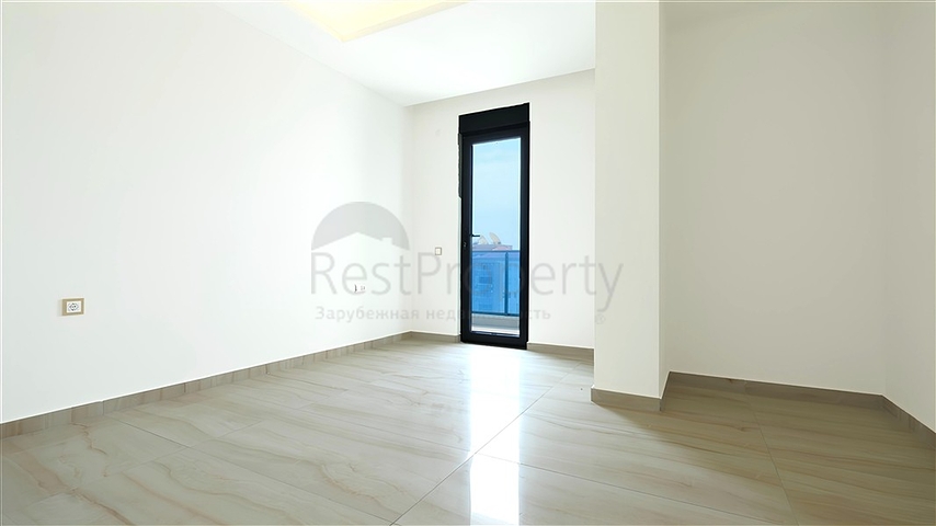 Sea-View 5+1 Apartment in Alanya Center – 325 m², New Complex