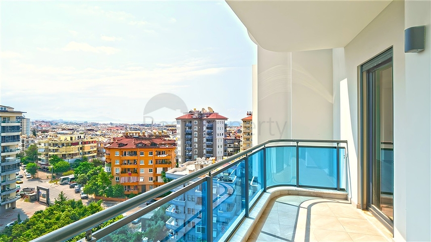 Sea-View 5+1 Apartment in Alanya Center – 325 m², New Complex