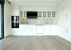 Sea-View 5+1 Apartment in Alanya Center – 325 m², New Complex