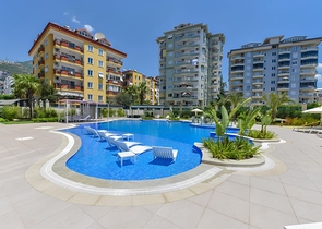 Sea-View 5+1 Apartment in Alanya Center – 325 m², New Complex