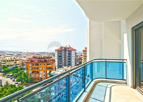 Sea-View 5+1 Apartment in Alanya Center – 325 m², New Complex