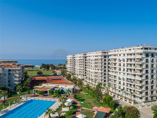 Spacious apartment with sea view in one of the best complexes in Alanya