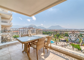 Spacious apartment with sea view in one of the best complexes in Alanya