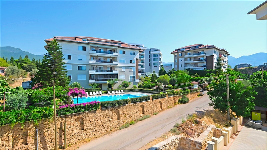 Spacious furnished 2+1 apartment in a well-maintained residential complex with rich infrastructure