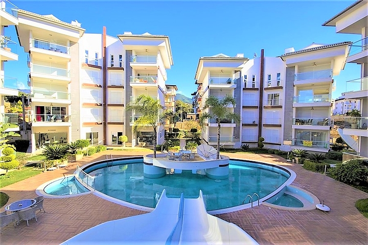 Spacious furnished 2+1 apartment in a well-maintained residential complex with rich infrastructure