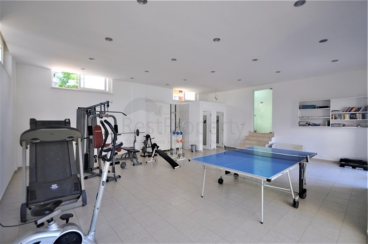 Spacious furnished 2+1 apartment in a well-maintained residential complex with rich infrastructure