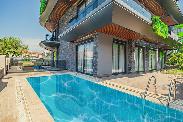 Modern apartment with a garden by the sea in a picturesque area