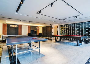 Modern apartment with a garden by the sea in a picturesque area