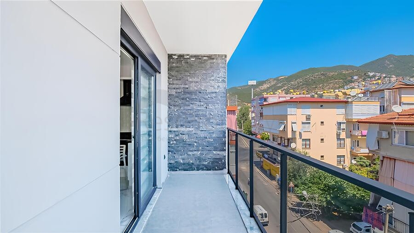 Furnished 1+1 Apartment in Cleopatra, Alanya – 52 m², Near Beach