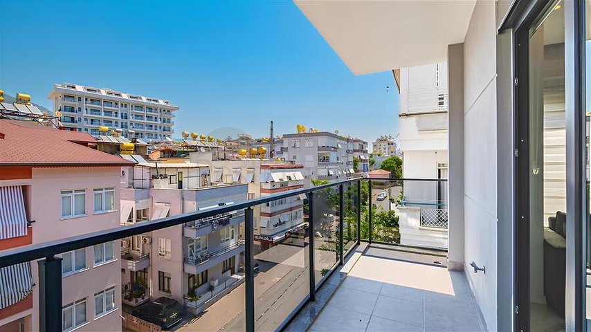 Furnished 1+1 Apartment in Cleopatra, Alanya – 52 m², Near Beach