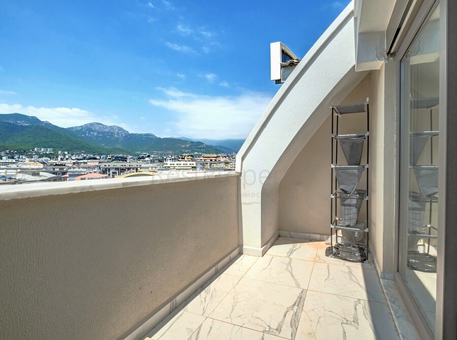 Spacious 4+1 penthouse with rich infrastructure in the heart of Oba district