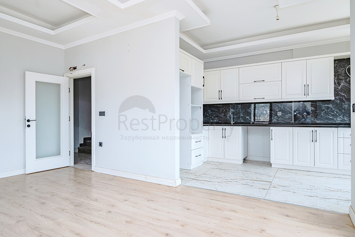 Spacious 4+1 penthouse with rich infrastructure in the heart of Oba district