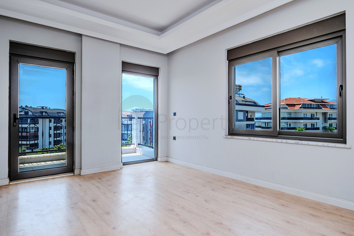 Spacious 4+1 penthouse with rich infrastructure in the heart of Oba district