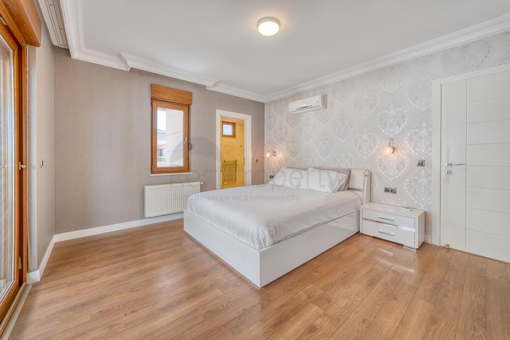 Spacious penthouse by the sea with a view and comfort 