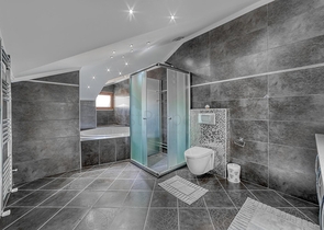 Spacious penthouse by the sea with a view and comfort 