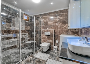 Spacious penthouse by the sea with a view and comfort 