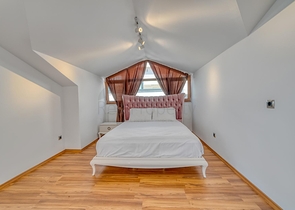 Spacious penthouse by the sea with a view and comfort 