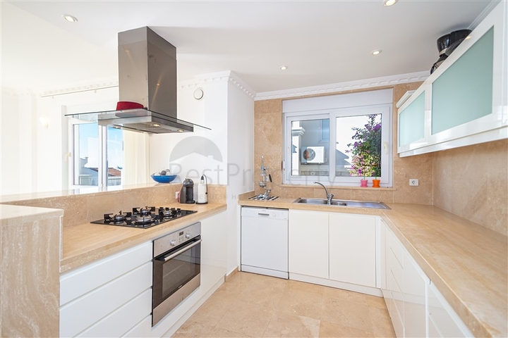 Luxury villa with sea view in the prestigious Konalki area