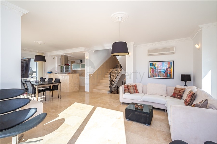 Luxury villa with sea view in the prestigious Konalki area