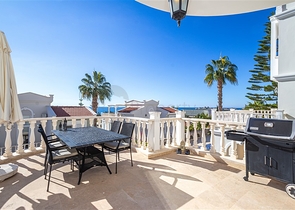 Luxury villa with sea view in the prestigious Konalki area