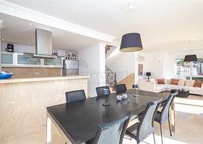 Luxury villa with sea view in the prestigious Konalki area