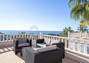 Luxury villa with sea view in the prestigious Konalki area