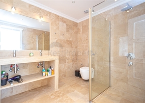 Luxury villa with sea view in the prestigious Konalki area