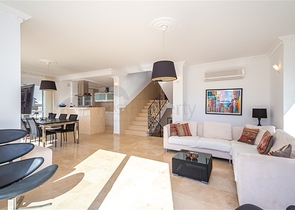 Luxury villa with sea view in the prestigious Konalki area