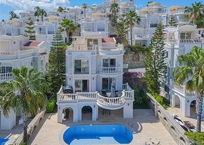 Luxury 4+1 Villa with Sea View in Konaklı, Alanya – 400 m from Beach